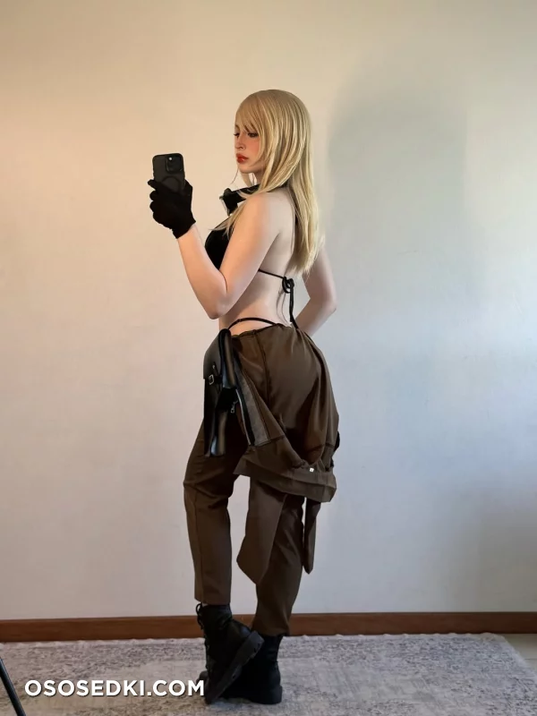 Thayse Kloppel  - Eva - Metal Gear Solid - 10