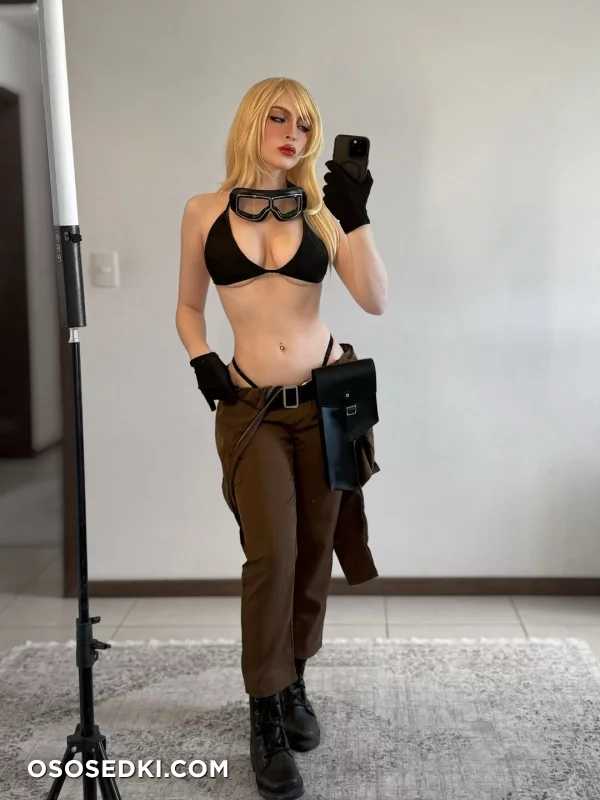 Thayse Kloppel  - Eva - Metal Gear Solid - 8