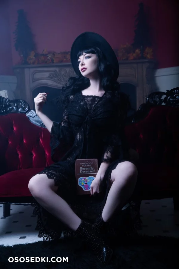 Ashlynne Dae - Lydia Deetz - Beetlejuice - 7