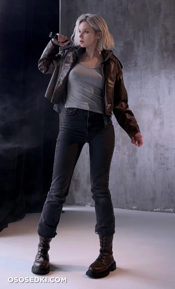 Shirogane-sama - Grace Ashcroft - Resident Evil  Biohazard - 5