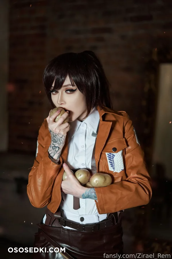 Zirael Rem - Sasha Blouse - Shingeki No Kyojin  Attack On Titan - 2