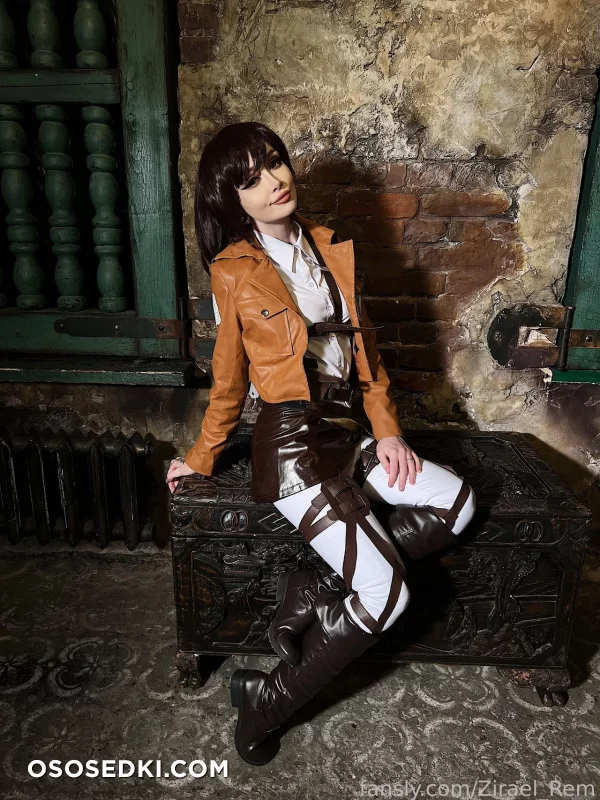 Zirael Rem - Sasha Blouse - Shingeki No Kyojin  Attack On Titan - 4