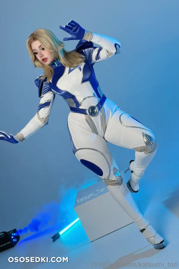 Katsumi Tori - Susan Storm  Invisible Woman - Fantastic Four - 4