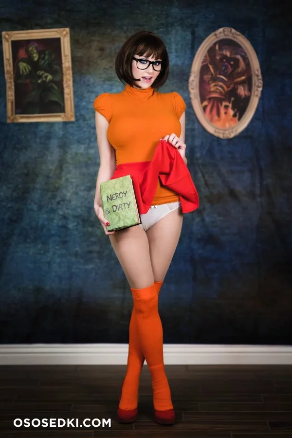 Angie Griffin - Velma Dinkley - Scooby-doo - 11