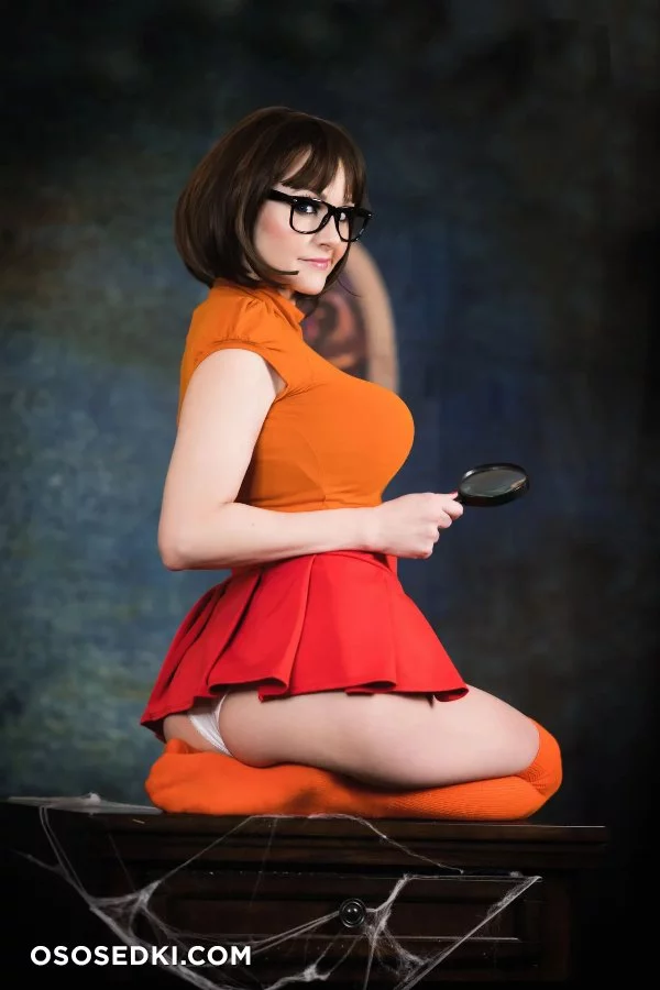 Angie Griffin - Velma Dinkley - Scooby-doo - 13
