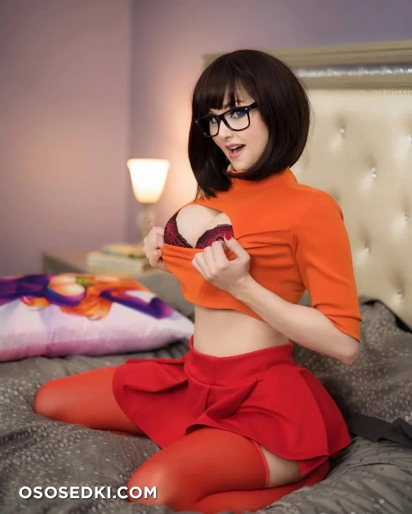 Angie Griffin - Velma Dinkley - Scooby-doo - 55