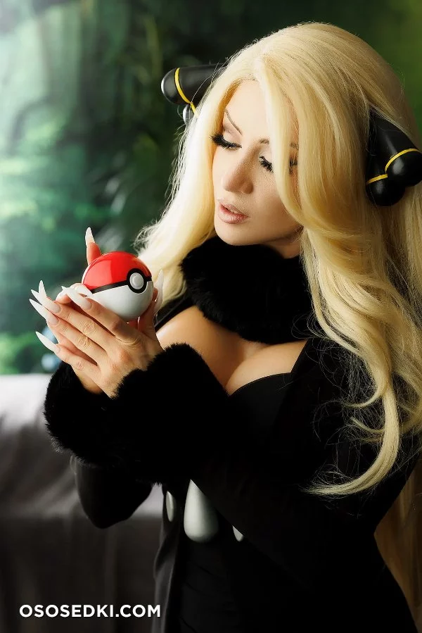 Kate Sarkissian - Cynthia - Pokemon  Pocket Monsters - 25