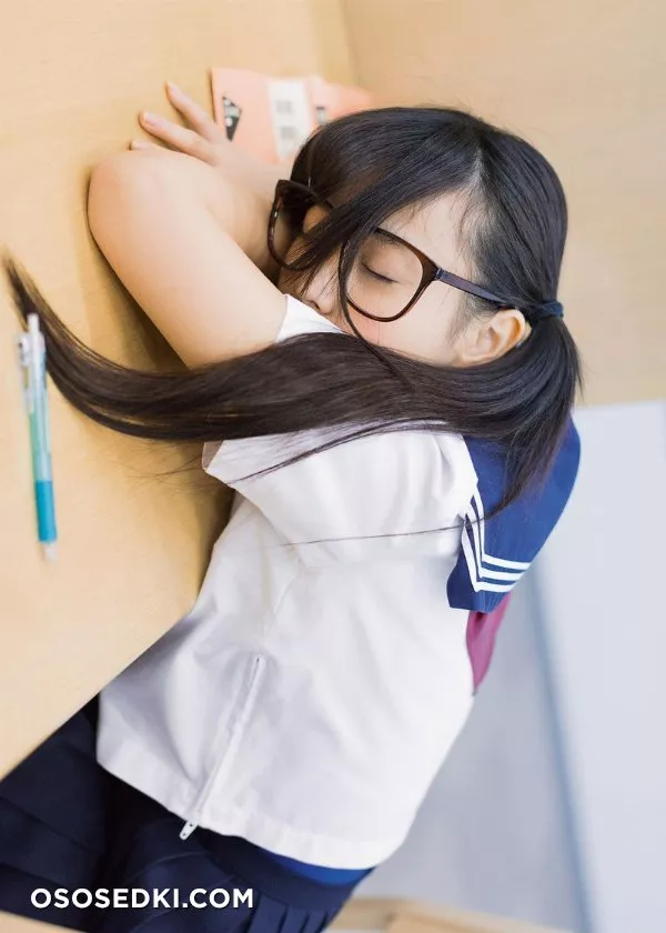 Kurokami Joshi (Black Hair Girls) Photo Book [Japanese Edition] - 5