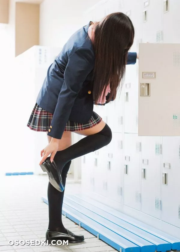 Kurokami Joshi (Black Hair Girls) Photo Book [Japanese Edition] - 13