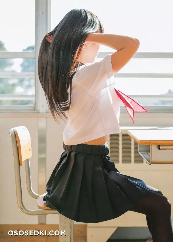 Kurokami Joshi (Black Hair Girls) Photo Book [Japanese Edition] - 34
