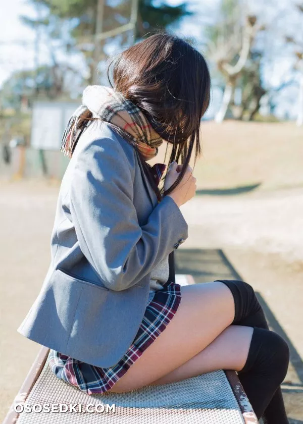 Kurokami Joshi (Black Hair Girls) Photo Book [Japanese Edition] - 162