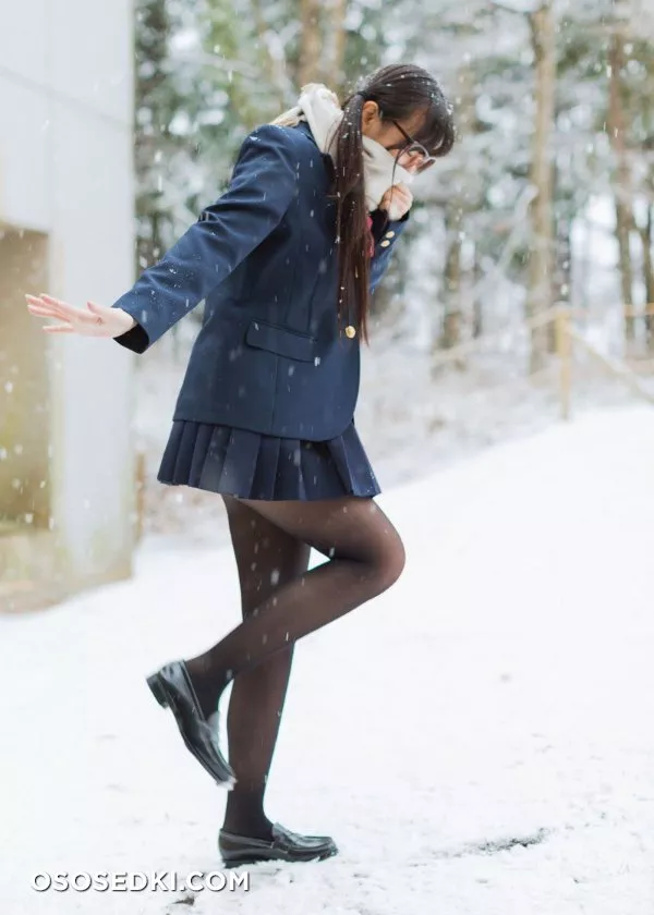 Kurokami Joshi (Black Hair Girls) Photo Book [Japanese Edition] - 180