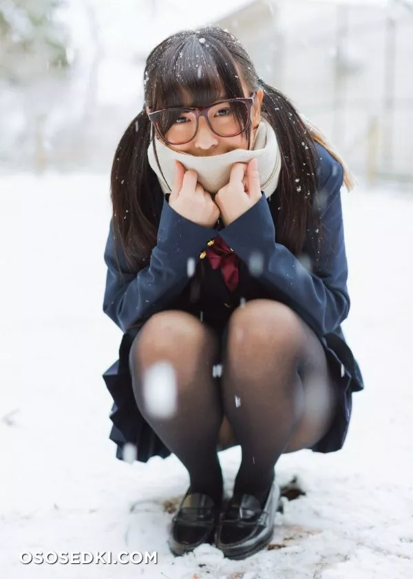 Kurokami Joshi (Black Hair Girls) Photo Book [Japanese Edition] - 181