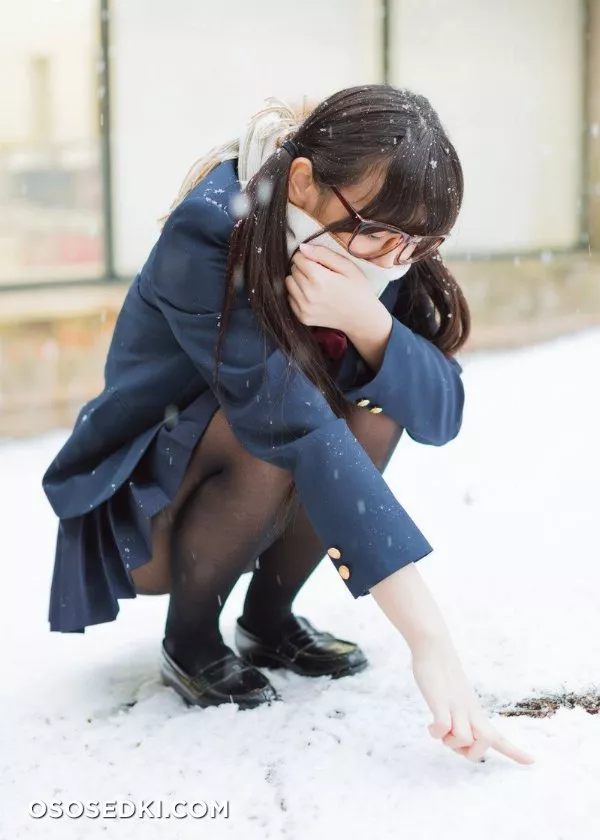Kurokami Joshi (Black Hair Girls) Photo Book [Japanese Edition] - 183