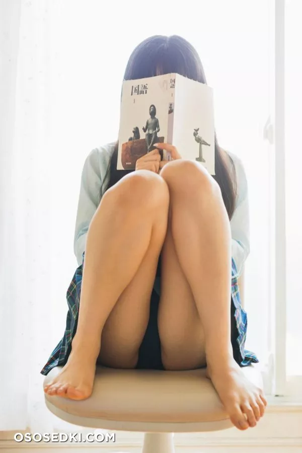 Kurokami Joshi (Black Hair Girls) Photo Book [Japanese Edition] - 201