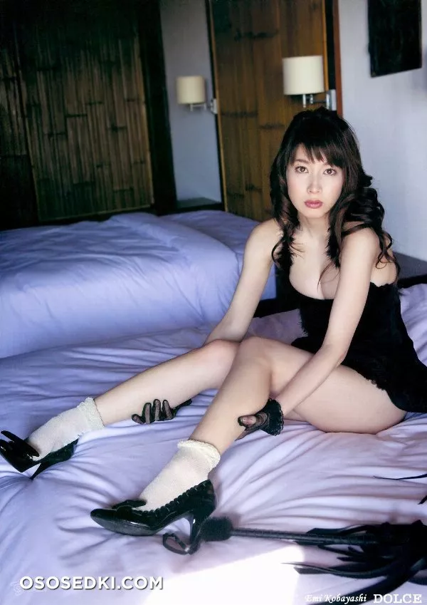 Kobayashi Emi - 12