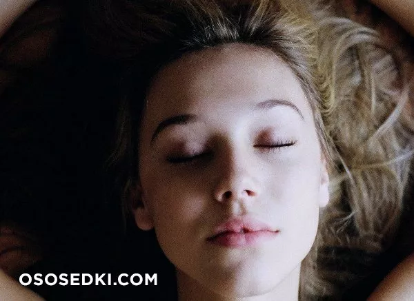 Alexis Ren - 53