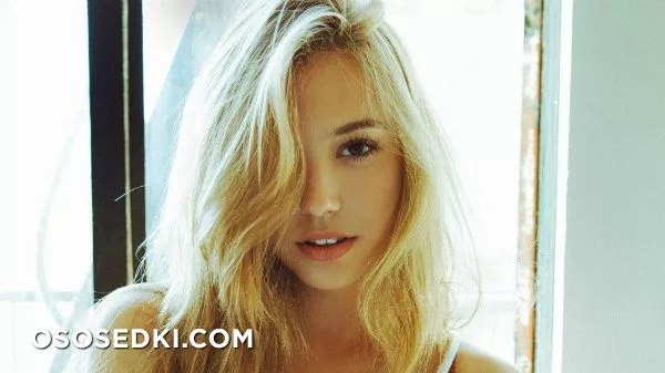 Alexis Ren - 55