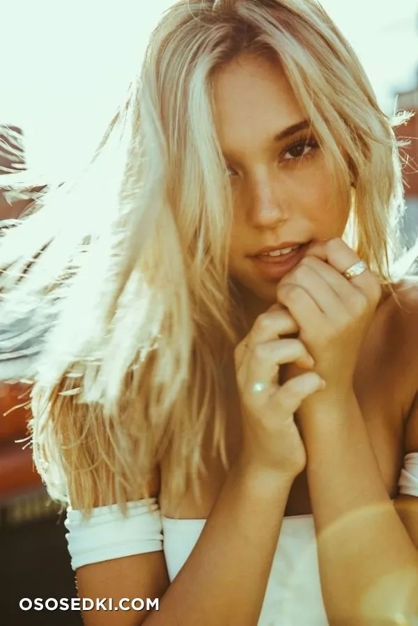 Alexis Ren - 128