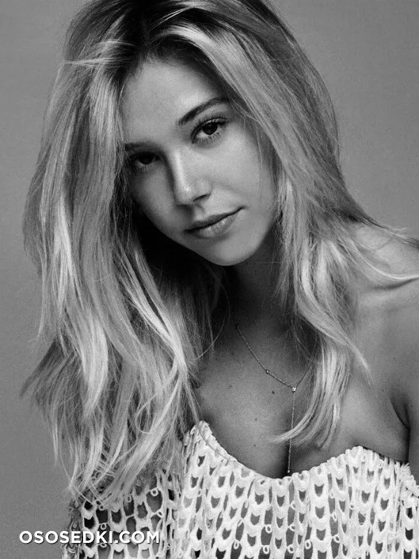 Alexis Ren - 148
