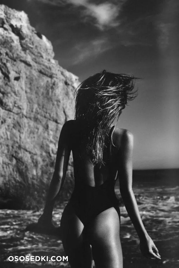 Alexis Ren - 161