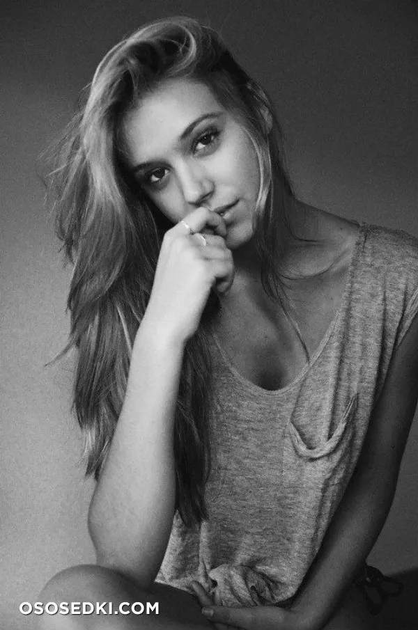 Alexis Ren - 172