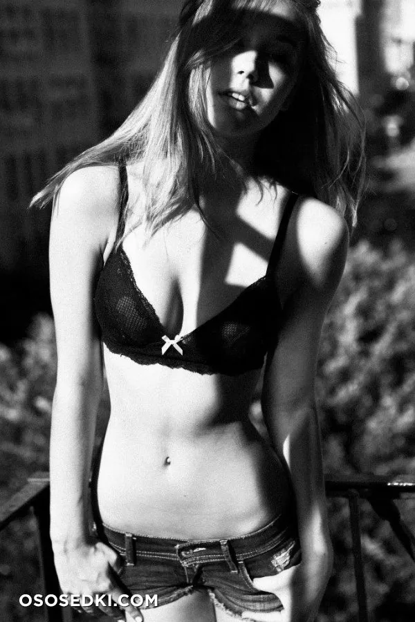 Alexis Ren - 215