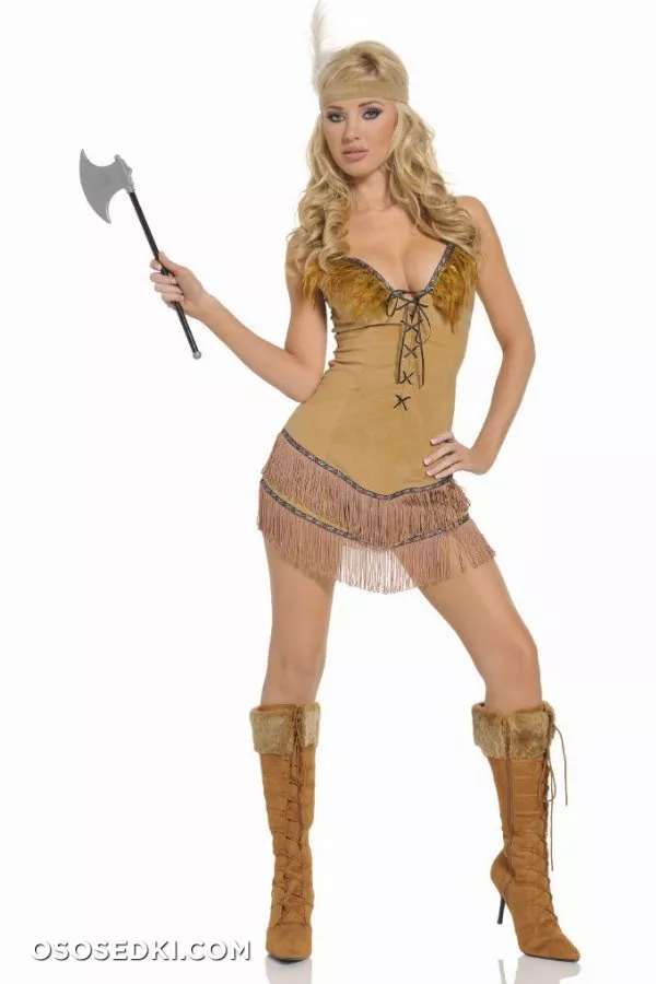 Tiffany Toth - 661