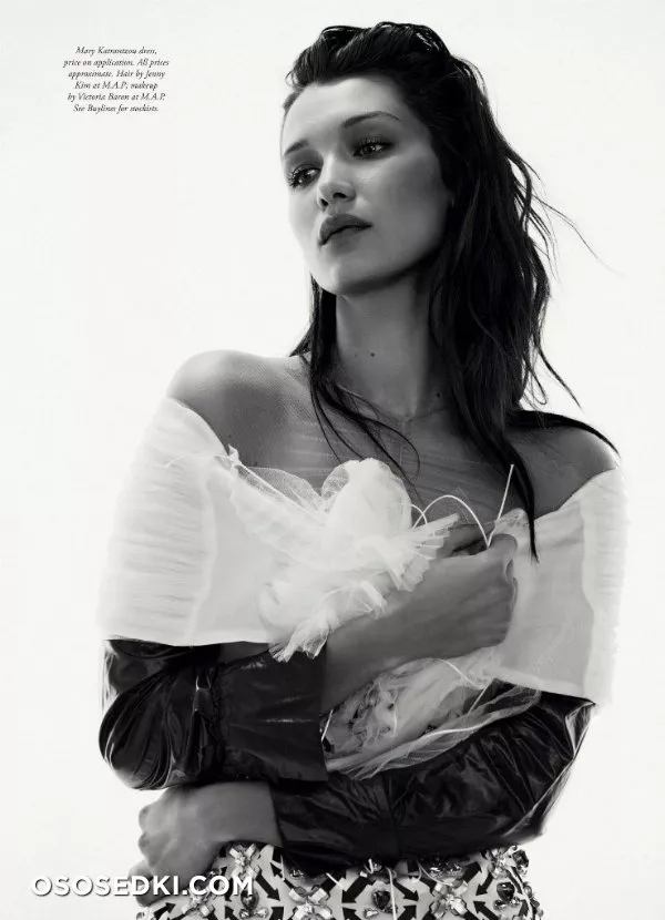 Bella Hadid - 9