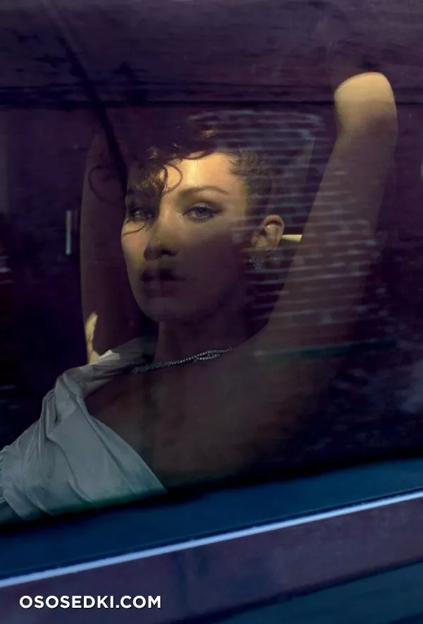 Bella Hadid - 320