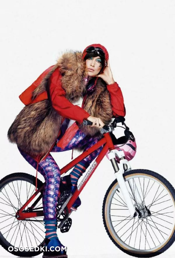 Bella Hadid - 545