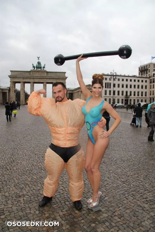 Micaela Schaefer - 402