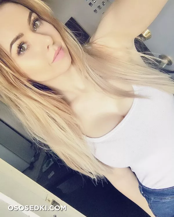 Amy Thunderbolt - 3