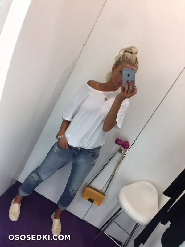 Valeriya Arno - 240