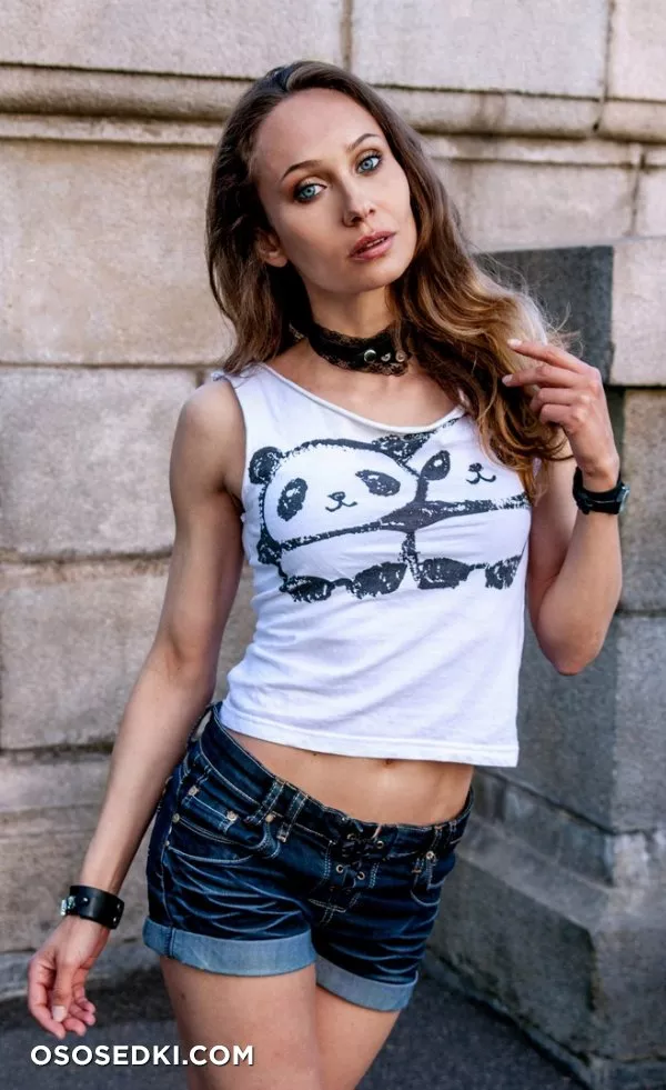 Anna Polanski - 190