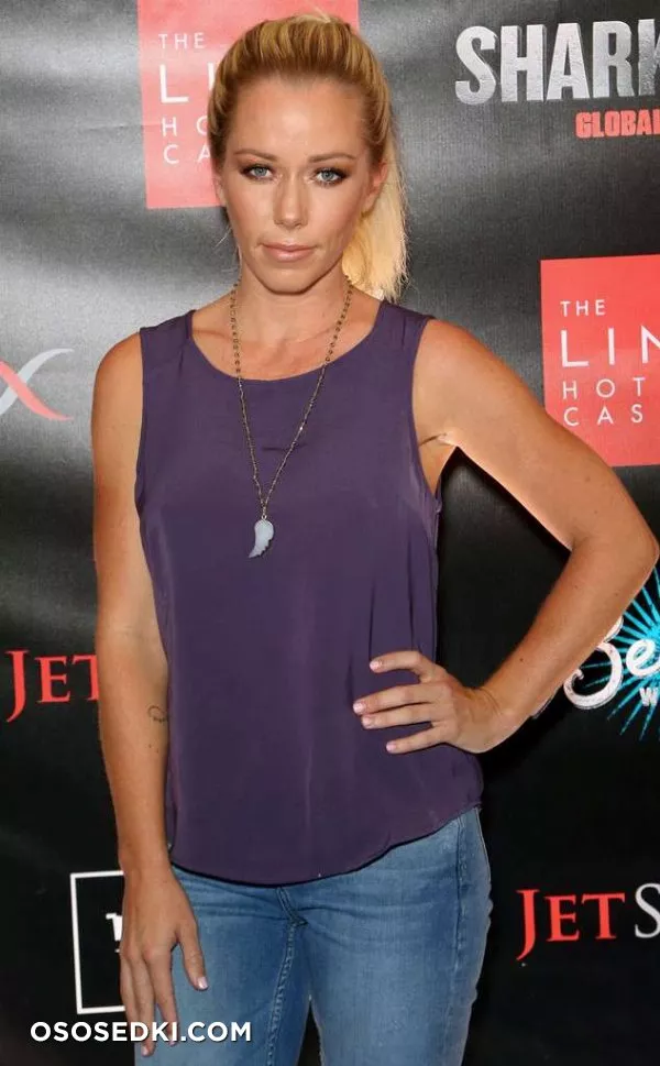 Kendra Wilkinson - 159