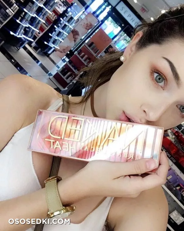 Lauren Summer - 209