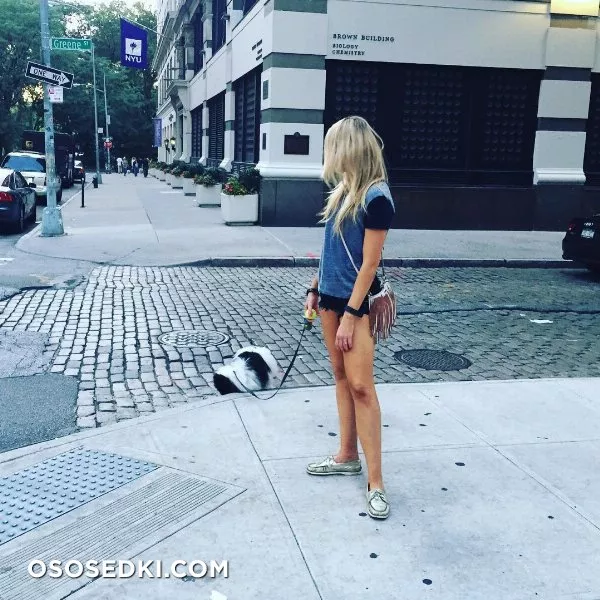 Katrina Bowden - 27