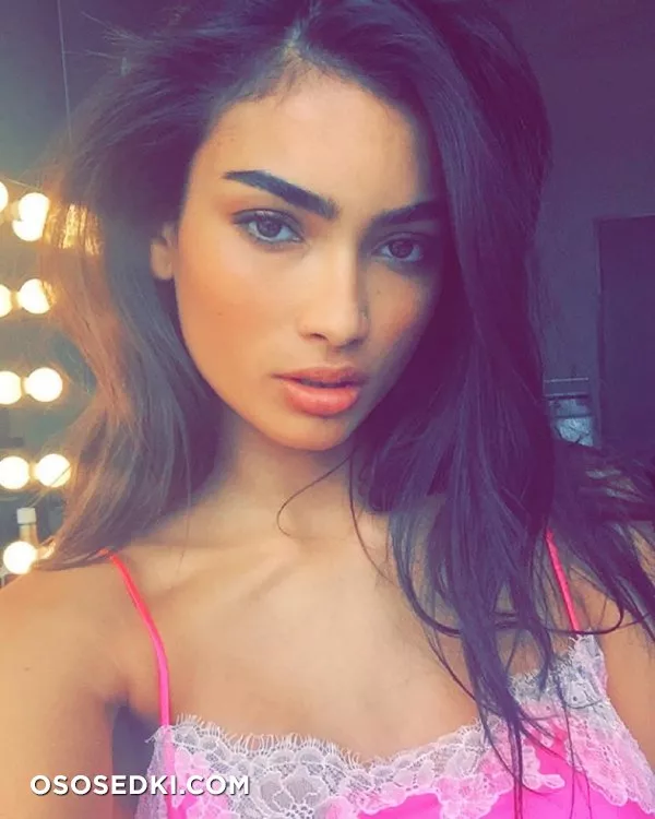 Kelly Gale - 27
