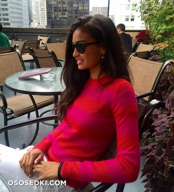 Kelly Gale - 31