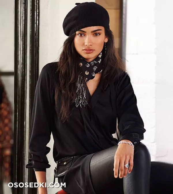 Kelly Gale - 32