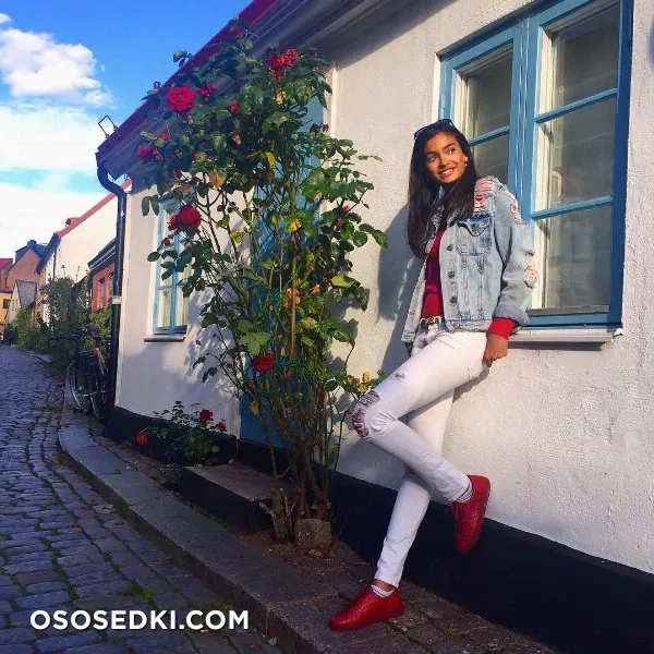 Kelly Gale - 52