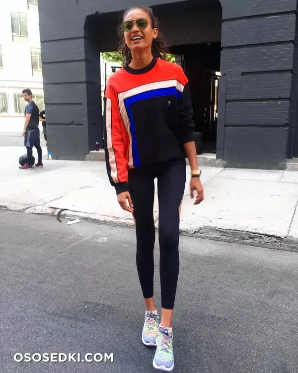 Kelly Gale - 349