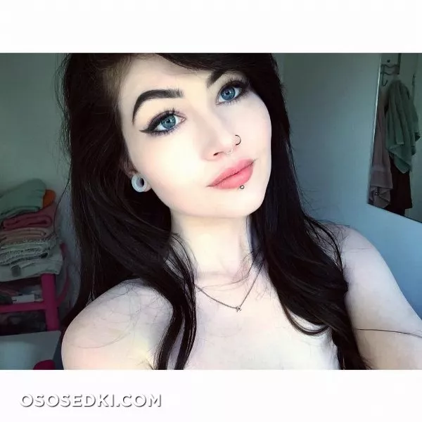 Alexa Webb - 68