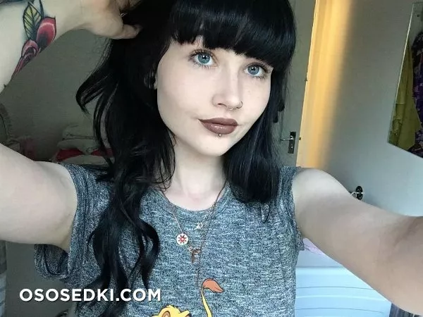 Alexa Webb - 137
