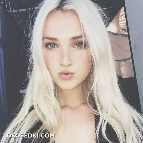 Alexa Reynen - 95
