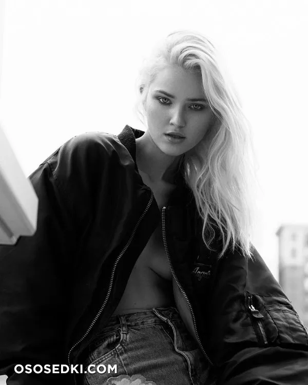 Alexa Reynen - 158
