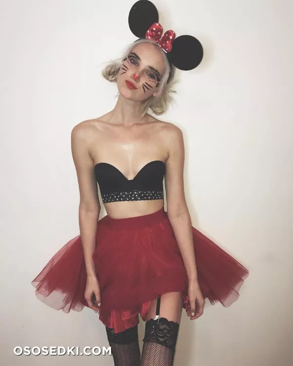 Alexa Reynen - 240
