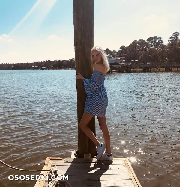 Alexa Reynen - 254
