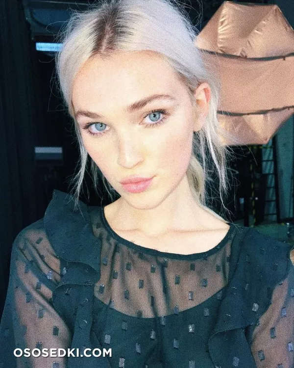Alexa Reynen - 380